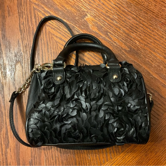 Adorable Betsy Johnson Frilly Black 🌹 Petal Heart Silver Hardware & Chain bag! - Picture 14 of 16